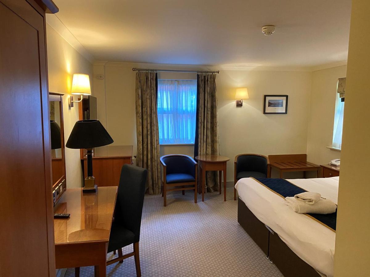 Hall Hotel 4*