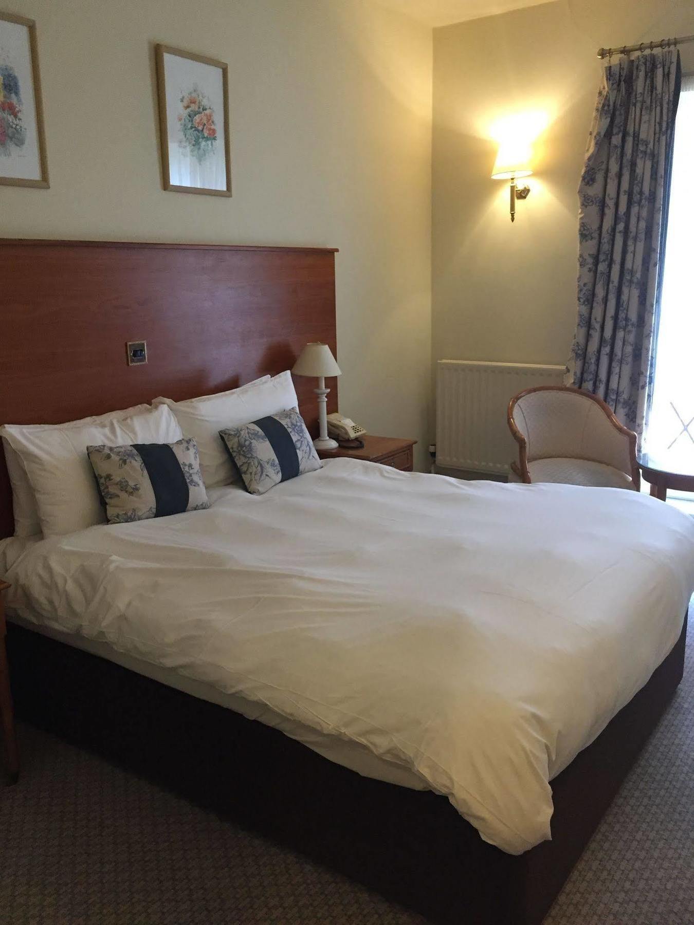 Hall Hotel 4*