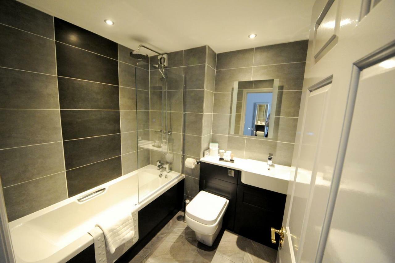Hall 4* Rossett