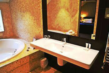 Hotel Hall